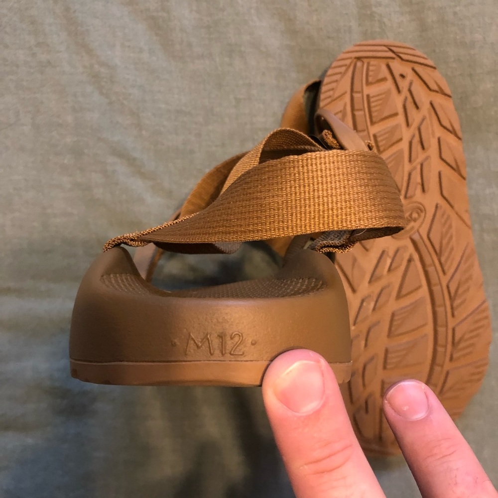 Like New Sahara Tan Chacos